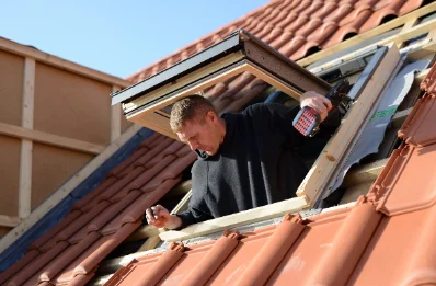 Pose de fenêtres de toit Velux à Cigogné
